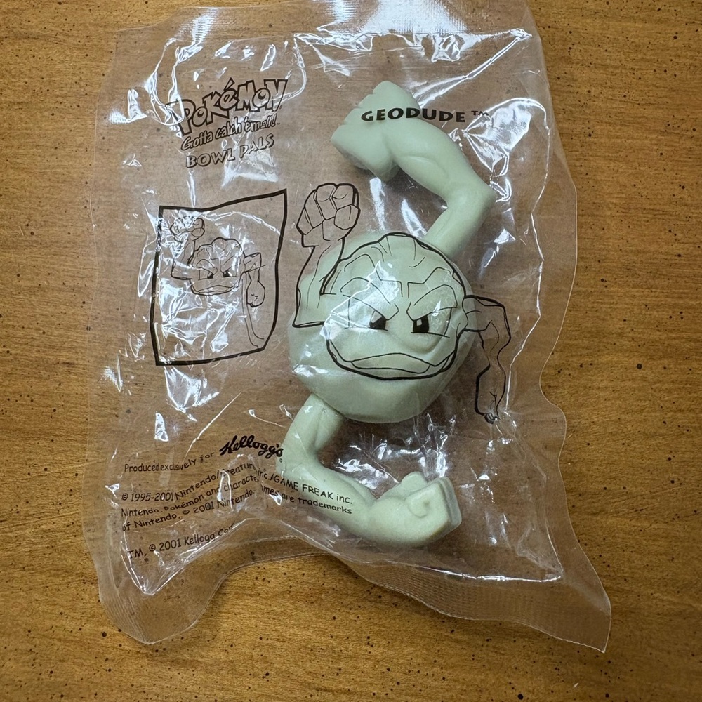 Pokemon 2001 kelloggs vintage nintendo Geodude Toy NEW
